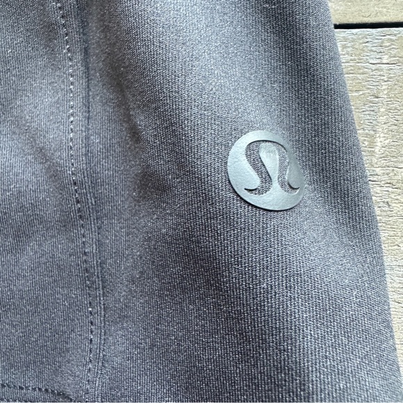 Lululemon On the Fly Athletic Women's Short 2.5"  Black Size 8 NWT Athleisure - Picture 2 of 6